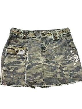 Lucy Paris Camouflage Printed Mini Skirt with Embroidered Detail - Green Camo